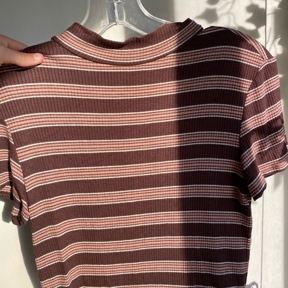 brown striped turtle neck - Picture 2 of 2